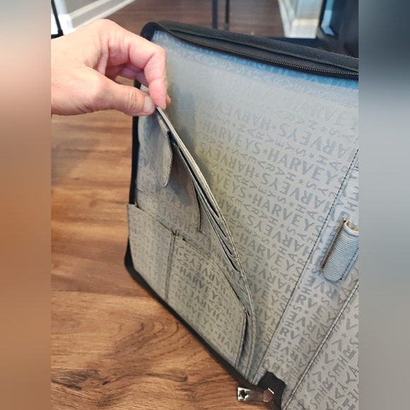 Harvey's Designer seatbelt portfolio notebook with organization - Picture 10 of 11